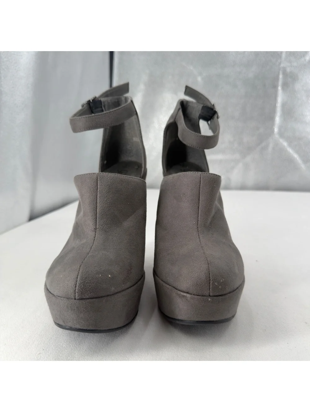 Y2K Grey Faux Suede Platform Wedge Heels Ankle Strap Sandals Size US 10 Bratz